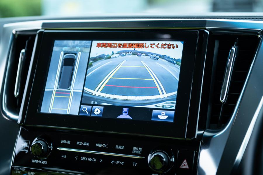 Детали интерьера Toyota Vellfire ZG 2018 года  (фото 18 из 23)